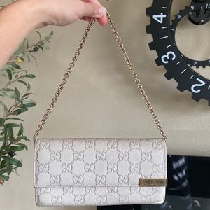 Authentic Gucci Microguccissima Signature Chain Leather Clutch Wallet, Beige